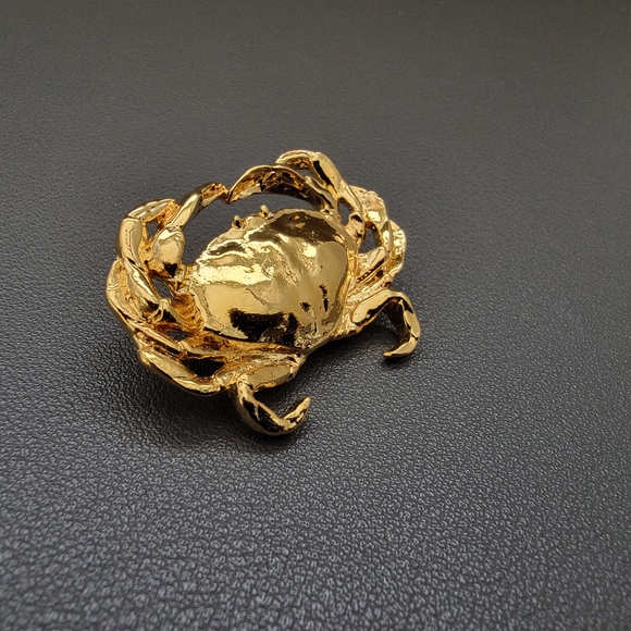GG Harris Jewelry - 1998 GG Harris Dungeness Crab Brooch – 24K Gold Electroplated Fine Pewter Pin